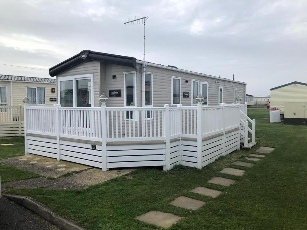 The Sherbourne Villa Selsey Exterior foto
